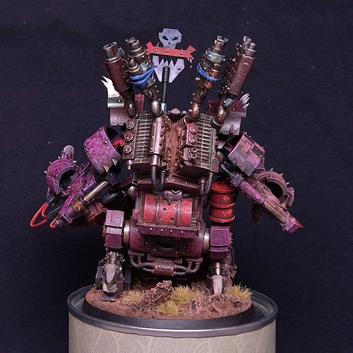 BoggartMan's tweet photo. It was long, but really interesting project! One more step to 1000 points army.
50 grades of magenta Dread, I hope you like it 😉
#WarhammerCommunity #warhammer40k #warhammerpainting #warhammerofficial #orks40k #gamesworkshop #hobby #art #warmongers #warwardens #deffdread https://t.co/RwUPkp0qW1