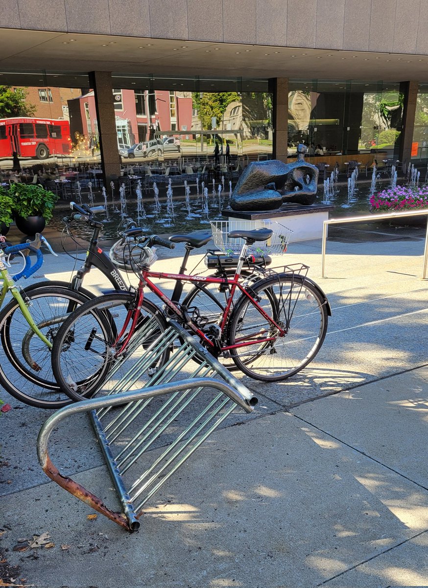 Great time at <a href="/cmoa/">Carnegie Museum of Art</a> this am! Just kindly ask for an update to the bike rack to be more bike friendly and functional.  Why not match up w/the awesome bike lanes out front? CC <a href="/bikepgh/">BikePGH</a> ❤️🚲🖼️