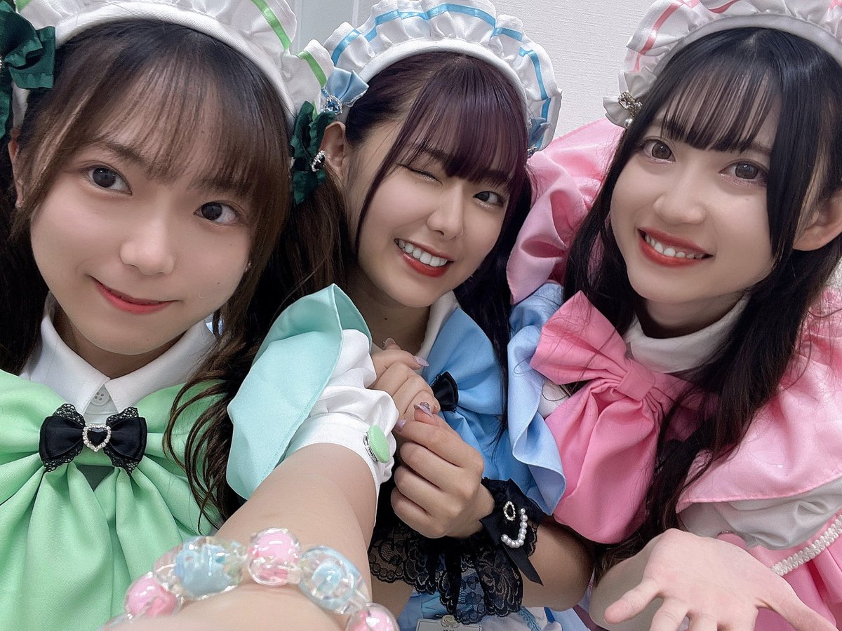おきゅおわです！

ツインテール褒めてくれて嬉しかったよ👍🏻
通常お給仕らすとということでたくさんの方がご帰宅して下さって本当に嬉しかったし、テンション高くなっちゃった😹🫰🏻

プレゼントやチェキ、3人でのユニチェキもありがとうございました👏🏻

明日はライブ！早起き頑張るなり〜🤞🏻