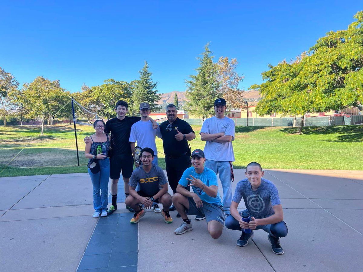 TFHECommunity's tweet photo. Thank you to our alumni from C/O 2019, 2020, 2021 and 2022 for participating in this year’s alumni cross country Invitational. It’s always nice seeing our alumni staying connected with our school communities🫶🏽 https://t.co/nHajPBdW9Z