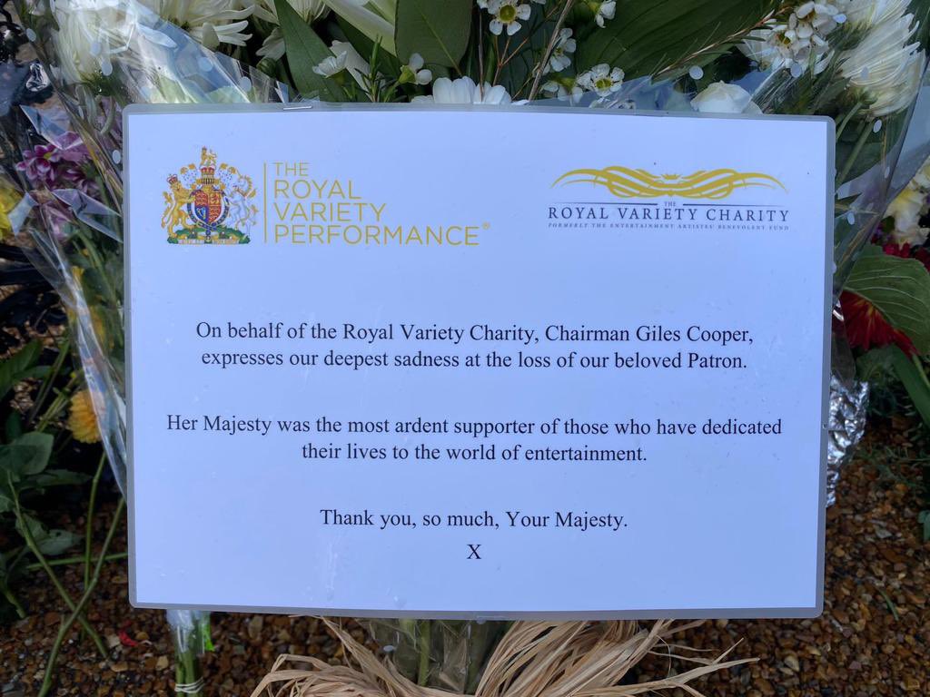 RoyalVariety's tweet photo. In memory of our beloved Patron, a bouquet of flowers was laid at Sandringham House today by the Royal Variety Charity Chairman, Mr Giles Cooper, on behalf of all our members and supporters. #RoyalVariety #Variety4Charity #OurPatron 🌟 https://t.co/8fy0kC3A9V