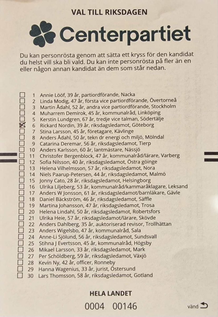 Knytanders's tweet photo. Jag kommer rösta C i år och kryssa @rickardnordin. Förra valet @liberalerna, men det var innan de svek sina principer och blev villiga att ge SD inflytande. C står däremot fast i mitten, och jag uppskattar Rickards engagemang, och tonläge i det offentliga samtalet. #Val2022 https://t.co/byy7505XMZ