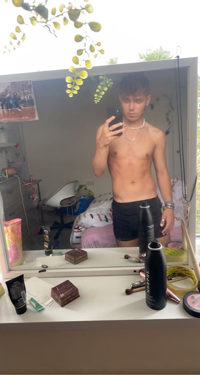 lewismarc_'s tweet photo. Lucy’s messy room https://t.co/yf9Gm68mmf