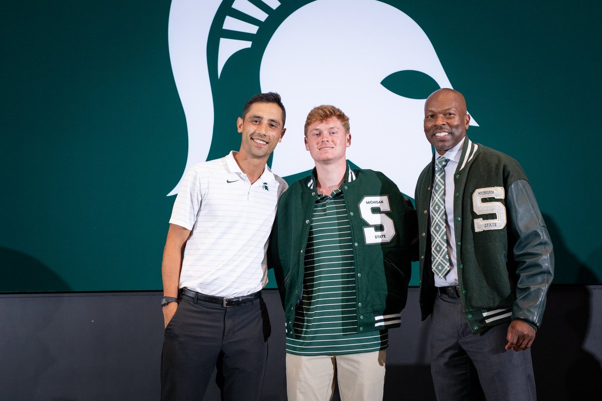 MSU_MTennis's tweet image. Congratulations to Josh Portnoy and Max Sheldon, who both received their letter jackets last night!

#GoGreen