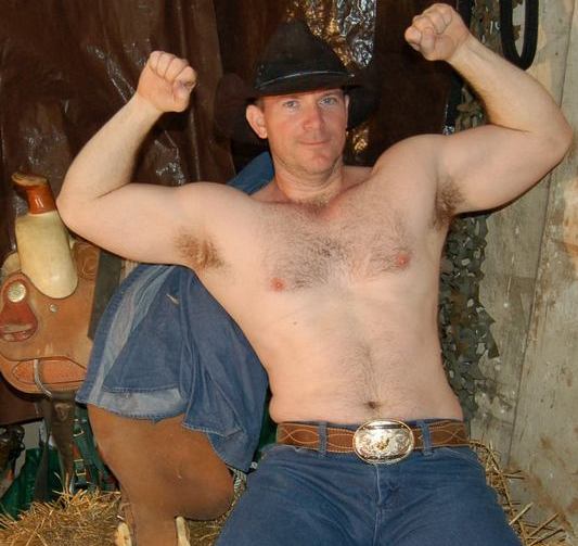 1 pic. Bearcub Gary VIEW HIS DAILY NUDES on his hubbies page at https://t.co/oAwhABJy64   --  #bearcub