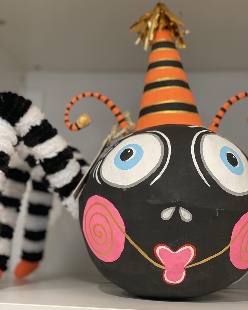 SuburbStyle's tweet photo. Peeka-Boo!! 👻 The Halloween vibes are in full force at Eden!! 

#shopedenlifestyle #halloweendecor #friscotx #falldecor #homedecor https://t.co/Ip4J9RN6gS https://t.co/Barbv3I8z2