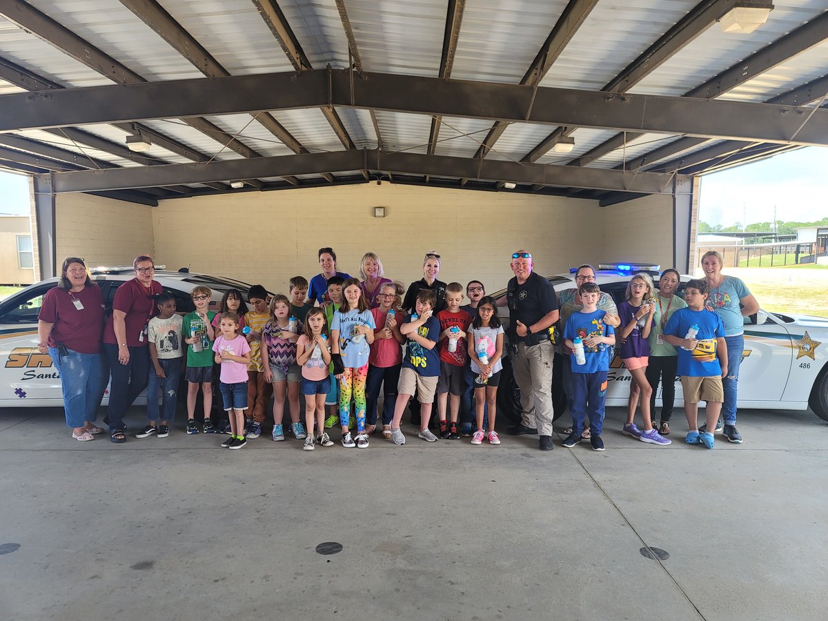 We love and appreciate our amazing School Resource Officers and local deputies. Not only do they provide safety for our schools, but go above and beyond to ensure that our students feel loved, included, and celebrated. SRCDS is the preferred education destination. #togetherwewin