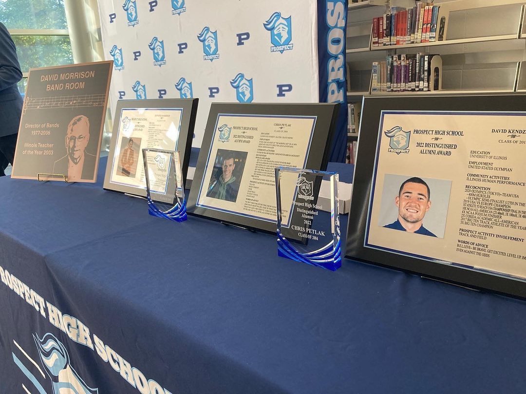 📱”An exciting morning at Prospect!”

<a href="/jenmorrisonlive/">Jennifer Morrison</a> receiving her Distinguished Alumni award ~ congratulations! 

📸 <a href="/KnightsofPHS/">Prospect High School</a>’s Instagram 

#JenniferMorrison