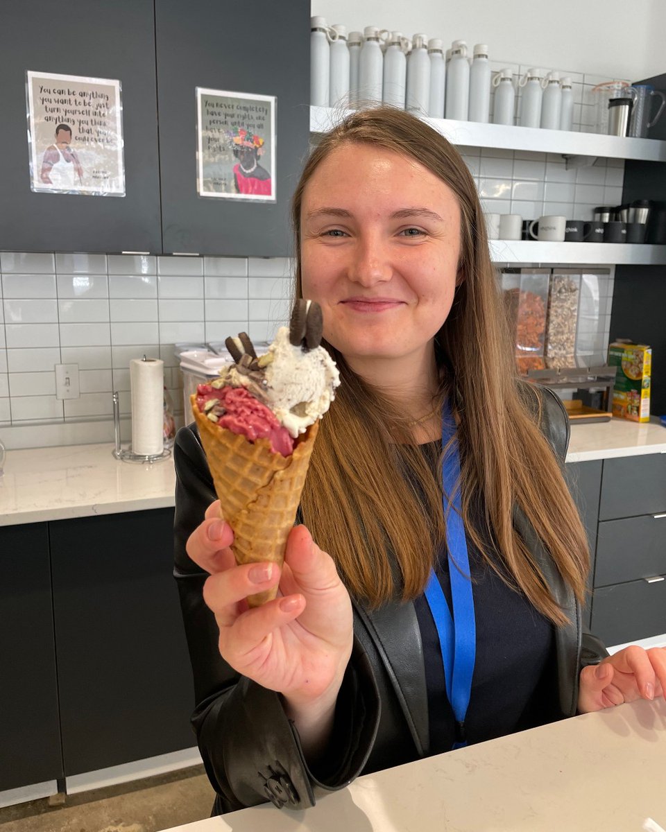 NexthinkNews's tweet photo. Sundae Fun Day featuring Miguel "I used to work at Friendly's" DaFonseca and our other very ~sweet~ nexthinkers. 

#WeAreNexthink https://t.co/uquUEpBtLc