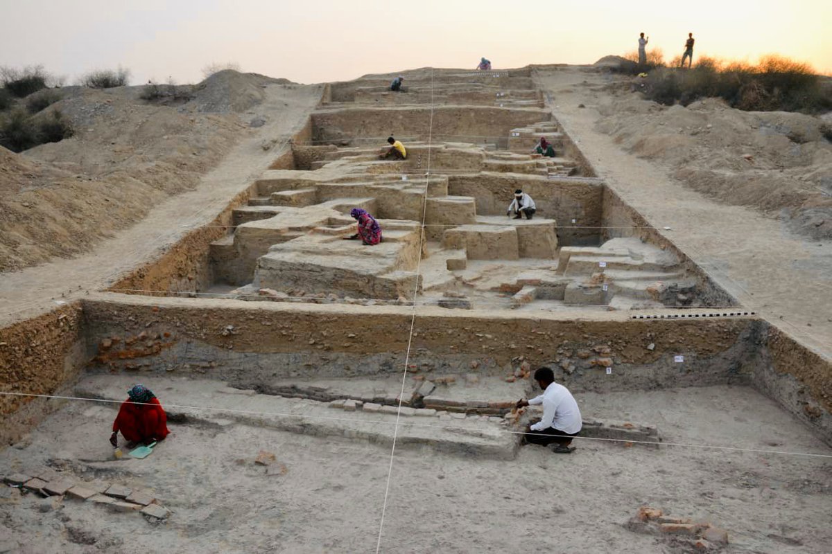 pcmeenaIAS's tweet photo. #Rakhigarhi, Hisar is largest site of #Harappan civilisation(3500-1800 BC). Known for planned township &amp; proper drainage. During excavation human skeletons, fortification &amp; artefacts found. #Haryana govt is developing site as a major Archeological tourist &amp; reaserch destination. https://t.co/rfb4JFENiR