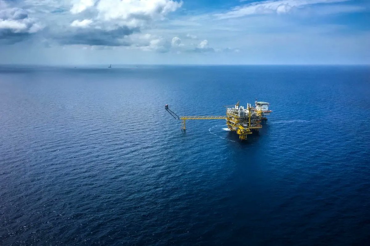 offshoreenergyt's tweet photo. Employment in clean #energy sector on the rise, exceeding declines in fossil fuel jobs, says IEA - https://t.co/aBW0b0RIsz - #fossilfuels #cleanenergy #offshoreworkers #oilandgasworkers #oilandgas #energyworkers #energyindustry #oilandgassector #energytransition #decarbonisation https://t.co/cnXT27R9xw