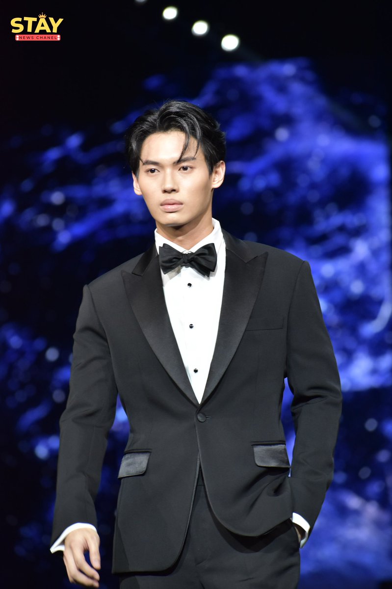 staynewsth's tweet photo. ไบร์ท - วิน - ดิว - นานิ จากค่าย GMMTV ร่วมเดินแบบในงาน “Mchoice 2022”

#Mchoice2022
#MintAwards2022
#MintMagTH 
 #F4Thailand
#bbrightvc 
#winmatawin 
#dew_jsu
#hirunkit_ https://t.co/GgRCuOSET8