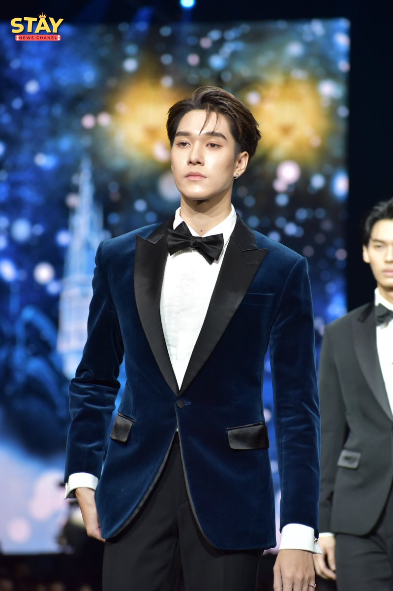 staynewsth's tweet photo. ไบร์ท - วิน - ดิว - นานิ จากค่าย GMMTV ร่วมเดินแบบในงาน “Mchoice 2022”

#Mchoice2022
#MintAwards2022
#MintMagTH 
 #F4Thailand
#bbrightvc 
#winmatawin 
#dew_jsu
#hirunkit_ https://t.co/GgRCuOSET8