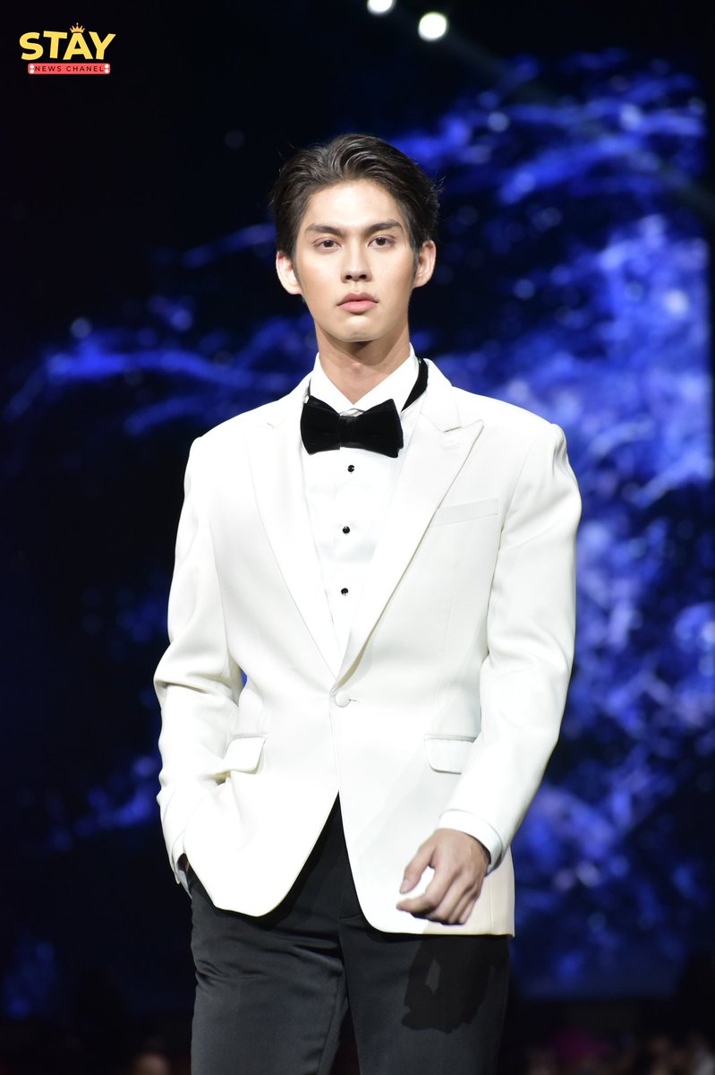 staynewsth's tweet photo. ไบร์ท - วิน - ดิว - นานิ จากค่าย GMMTV ร่วมเดินแบบในงาน “Mchoice 2022”

#Mchoice2022
#MintAwards2022
#MintMagTH 
 #F4Thailand
#bbrightvc 
#winmatawin 
#dew_jsu
#hirunkit_ https://t.co/GgRCuOSET8