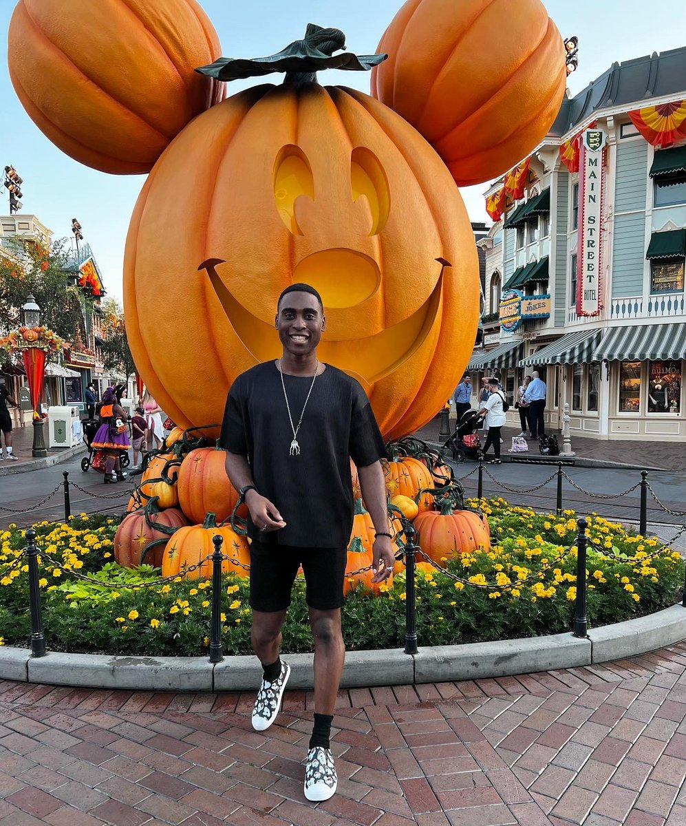 Javier Sparks tweet media