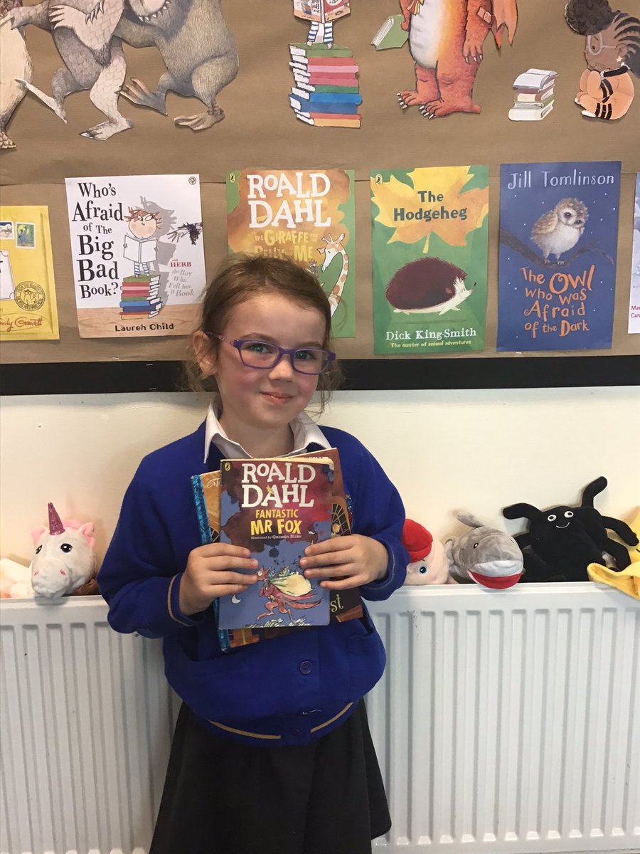MaryvaleBham2's tweet photo. A was FULL of excitement to tell our class all about her favourite books and she even read some to us - how luck are we!? #Reading #WhatWeDoIn2 #ReadingForPlease https://t.co/VXlPV94oGJ