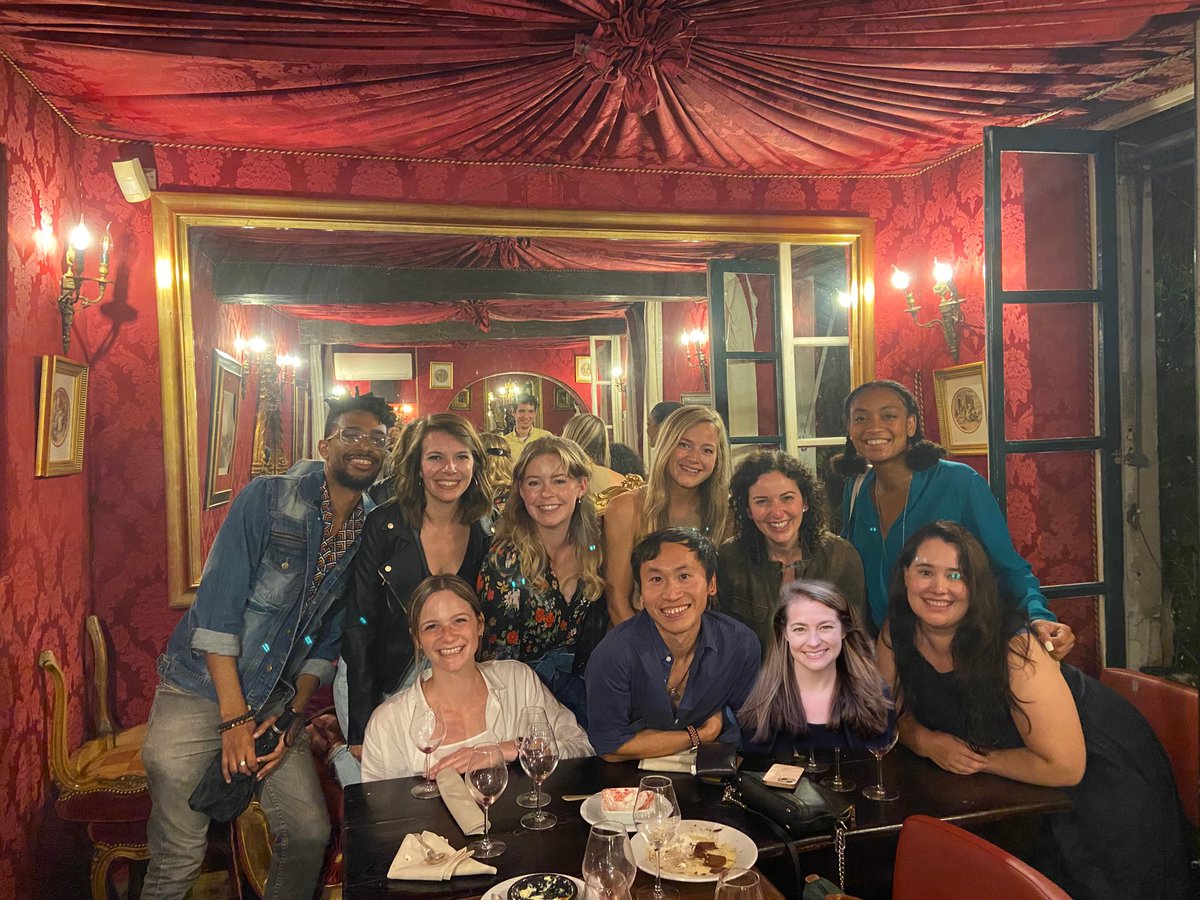 BHoltGosselin's tweet image. CANDLab takes #Flux2022 in Paris! (w/our incredible lab director @dylanggee photoshopped into these photos) So grateful to be part of this amazing lab ❤️🥰