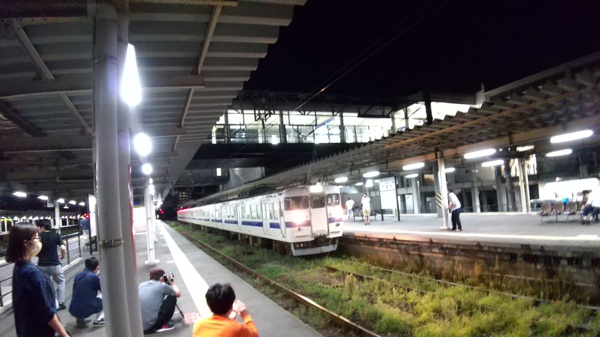 totsugawa66's tweet photo. #急行日南 #夜行列車 #415系 #Fo117 9日から11日までの415系Fo117との約900kmの旅路を楽しむぞ https://t.co/cRH7DuIWlP
