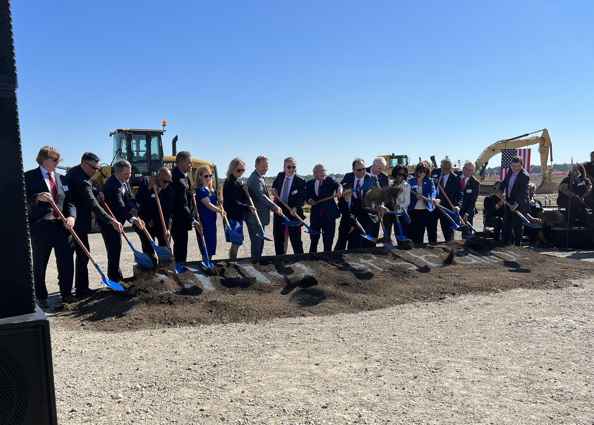 Today’s ceremonial groundbreaking for @Intel represents the culmination of many months of planning and preparation. The City of #NewAlbanyOhio is thankful for our partners who made today possible and for Intel’s investment in Ohio and our community. We are the #SiliconHeartland!