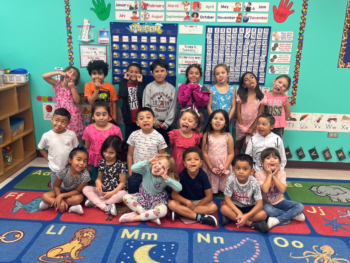 teachercarolh's tweet photo. These 20 humans are already such a blessing to my life. I think I was meant to be their teacher. ❤️ #ClassFamily #LoveIsAVerb #ECEisThePlaceToBe https://t.co/GscPAolKx3