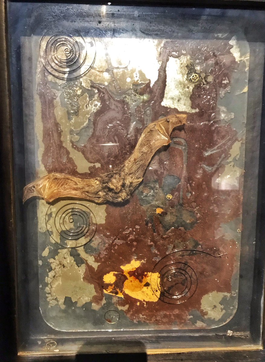 Took a much needed mental health day after a year + of gogogo. A close friend happened to ask if, on the offest-of-off chances, I had a day off to go to @JklTaidemuseo. Happy, happy coincidence! They had a great exhibit going. Just what I needed 😁