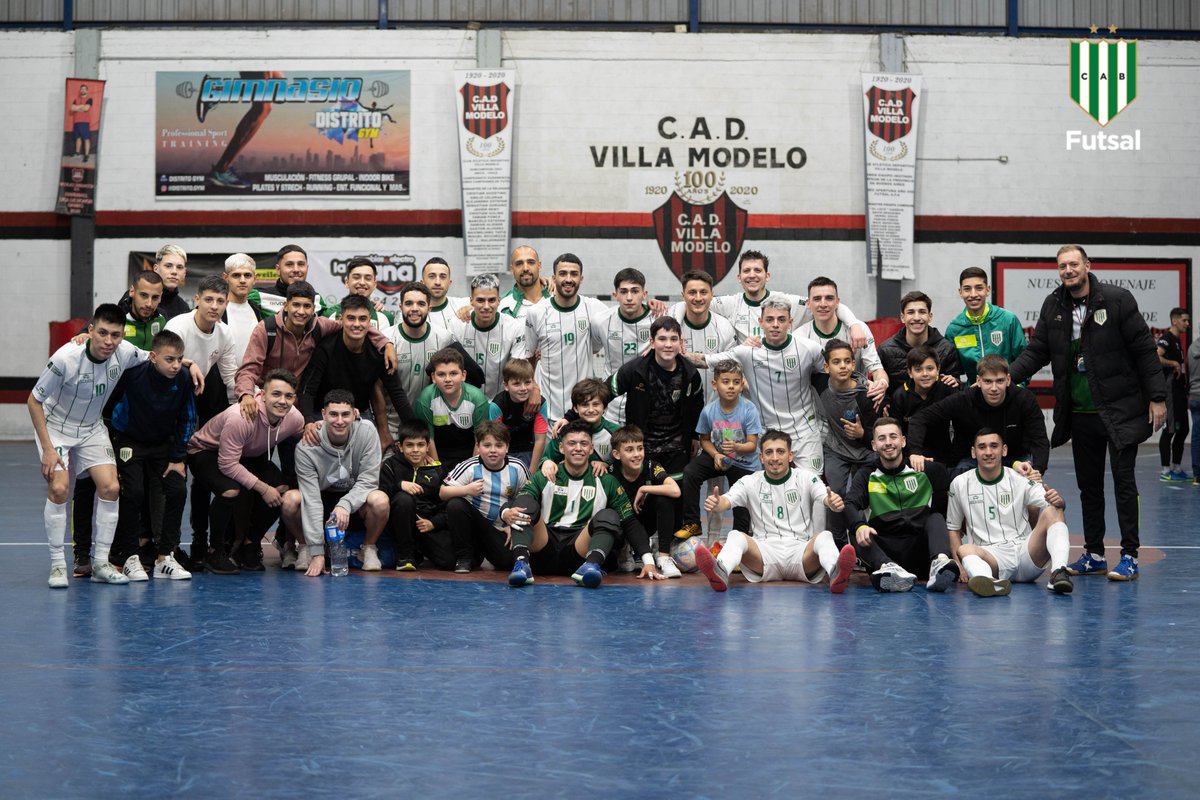 CAB_oficial's tweet photo. #Futsal || Banfield 🇳🇬 logró un triunfazo ante SECLA en el debut de Lucas Ríos como DT del primer equipo.

🎙️ "Lo que me llevó a tomar este desafío es el cariño y amor que le tengo al club"

La nota completa acá 👉🏽 https://t.co/nbqh9PYqAV https://t.co/GojJ2sT7qK