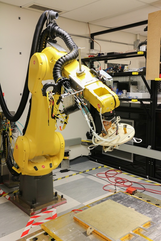 InnovationNAV's tweet photo. #LaboVendredi 

Le Laboratoire de mécanique multi-échelles (LM2) de @PolyMtl est spécialisé dans la fabrication de #MatériauxComposites à haute performance utilisés par exemple dans des capteurs d’énergie et des pièces aérospatiales.

À voir!
👉 https://t.co/N2sfNiPxqC https://t.co/d4rT4JzQ2U