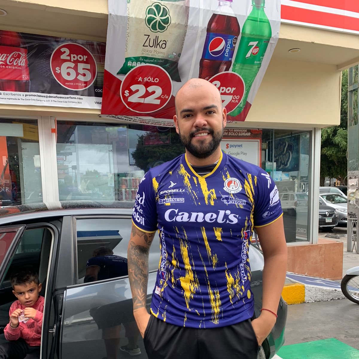 MobilSLP's tweet photo. Estos #FanáticosDelMovimiento ya tienen su Jersey oficial del @AtletideSanLuis ¿Tu que esperas para venir por el tuyo a Mobil®️? 

Acumula 6 Check-ins + $350. y ven por el tuyo 👕🛫

📲Regístrate en https://t.co/519FrK8hYj
Consulta tyc https://t.co/dDKw0SciDN

#EligeElMovimiento https://t.co/sTDN3t7Jzf