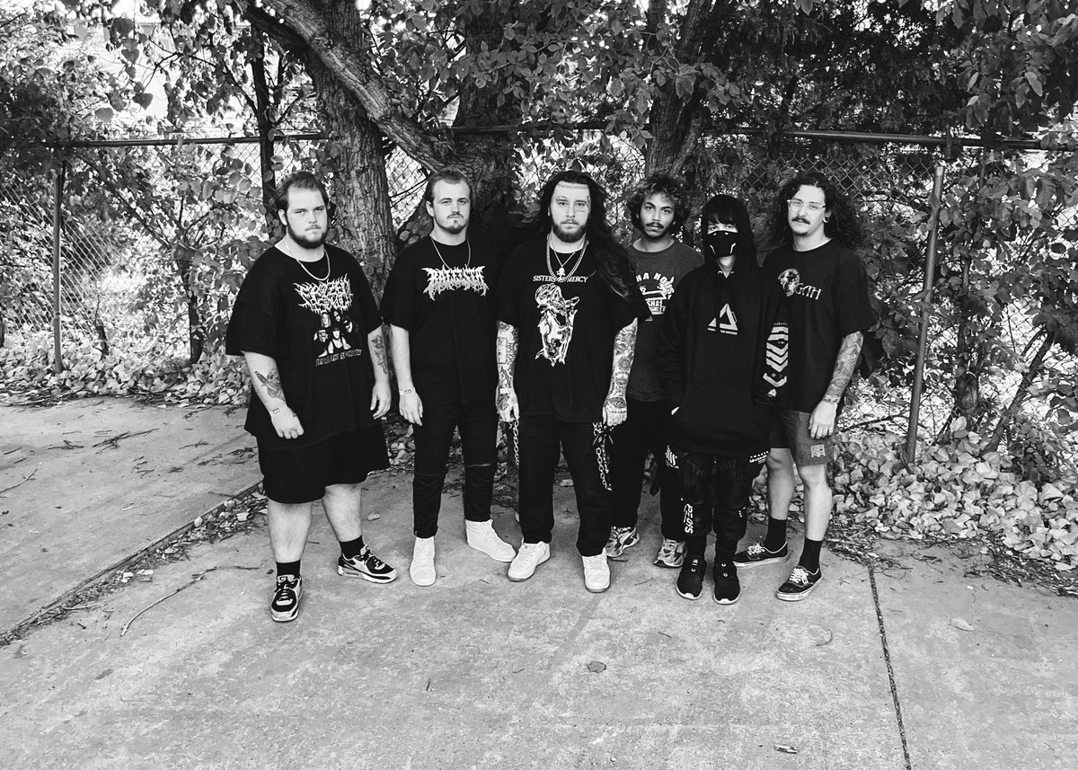 AmnesiaGarden's tweet photo. SURPRISE BITCH

we're not dead. our talented sister-in-arms @corpsebearer will be fronting from here on out as we cast in a new era for Amnesia Garden

October 29th. Gilley's. BE THERE https://t.co/y7HnVdjJB1