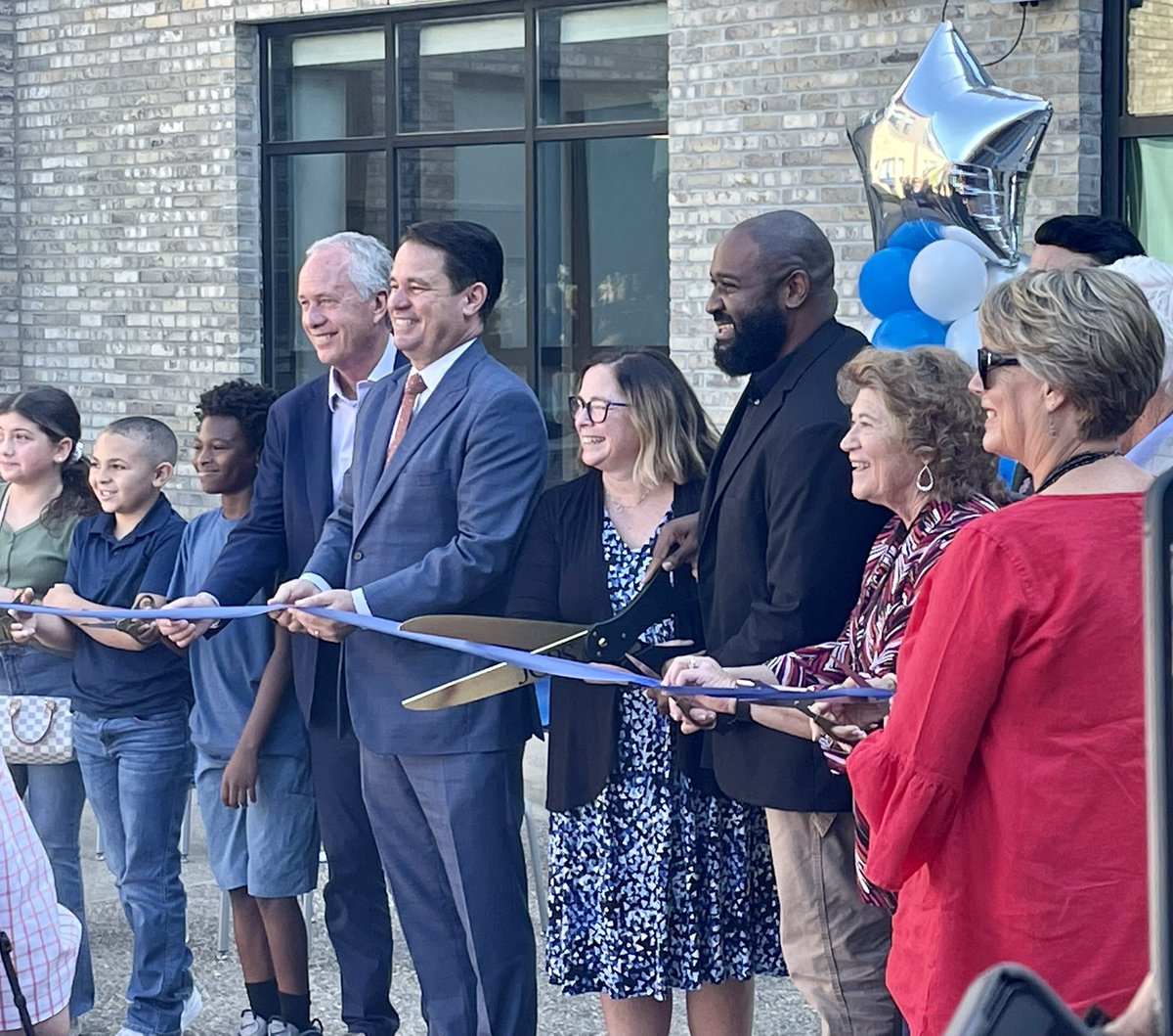 JCPS (@jcpsky) on Twitter photo ✂️ RIBBON CUTTING | <a href="/JCPSKY/">JCPS</a> cut the ribbon today on the new <a href="/WilkersonElem/">Wilkerson Elementary</a> building! Students will begin classes in the new space on Monday.
Visit the <a href="/JCPSKY/">JCPS</a> Facebook page to watch the ceremony, featuring remarks by district, city and state leaders and students! #WeAreJCPS ✂️ RIBBON CUTTING | <a href="/JCPSKY/">JCPS</a> cut the ribbon today on the new <a href="/WilkersonElem/">Wilkerson Elementary</a> building! Students will begin classes in the new space on Monday.
Visit the <a href="/JCPSKY/">JCPS</a> Facebook page to watch the ceremony, featuring remarks by district, city and state leaders and students! #WeAreJCPS