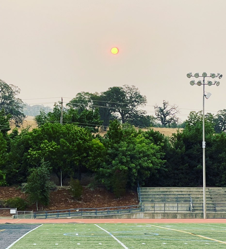 Blood Red Sun from the #mosquitofire at Oak Ridge High School and tour stop 2 of the #honorbowl. Expecting the wind patterns to shift and the AQI to be favorable for game one tonight. Stay tuned to @honorgroup for any modifications. #thinkingpositive @SacBee_JoeD @MitchBookLive