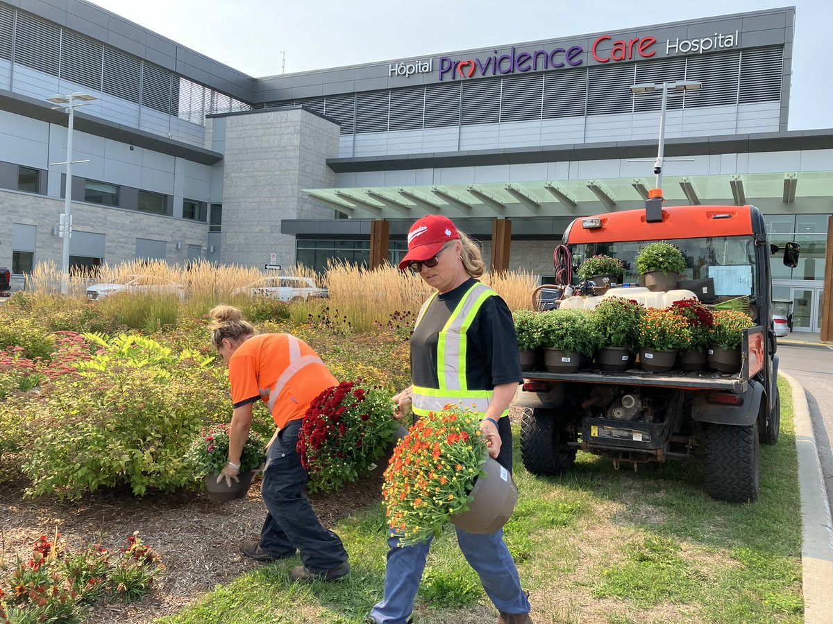 test Twitter Media - It’s another sure sign fall is in the air! Mums! 🌼 These beautiful fall flowers are being planted today in the gardens surrounding Providence Care Hospital. We appreciate your hard work ladies!💪 https://t.co/6BTgCyNyP7