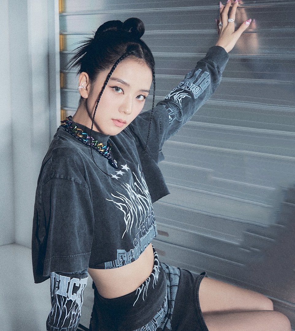 jisoosjpg's tweet photo. kim jisoo https://t.co/qIWi3JA33L