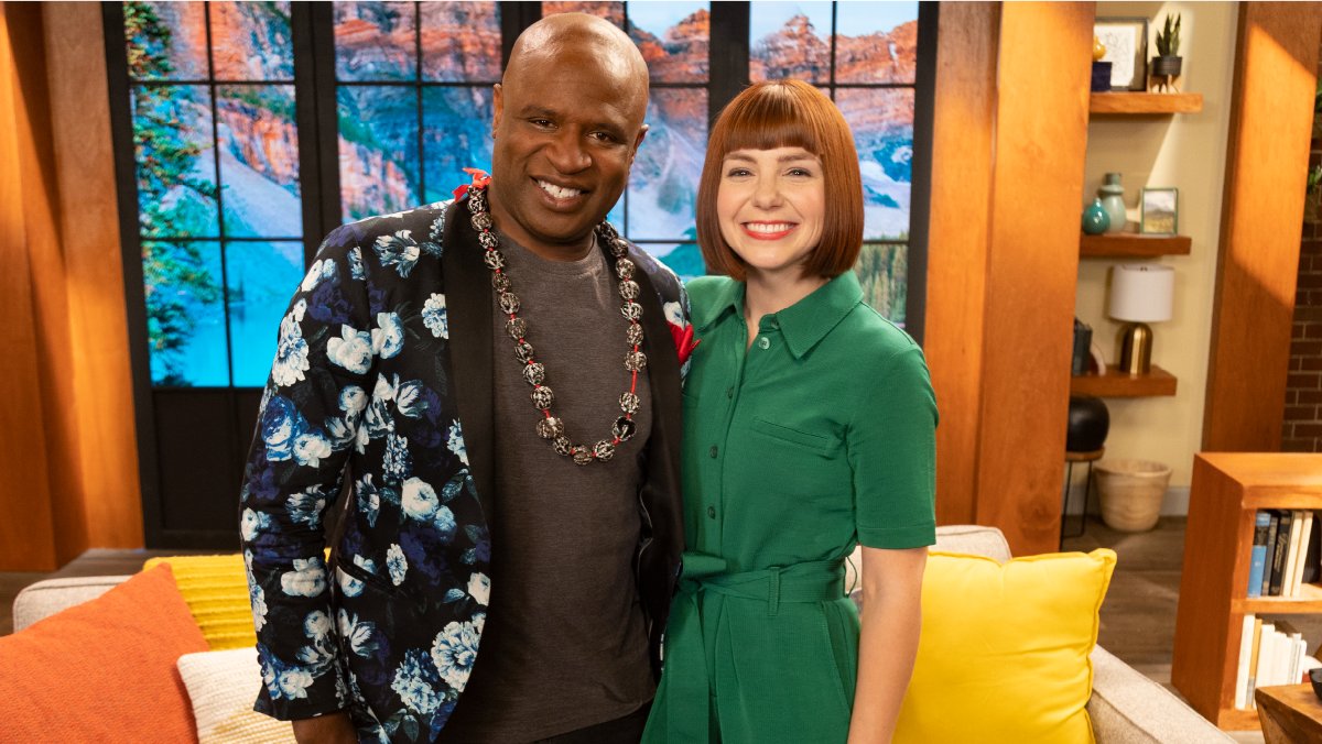 BYUtv's tweet photo. High fives for Season 3 of Hello Sunday! 🙏 Don't forget to tune in on October 2 to watch amazing guests like Alex Boye share inspiring true stories that will stir your soul, nurture hope, and inspire more dedicated Gospel living. 💛 #HelloSundayTV #BYUtv https://t.co/5TQE4Md7Qv