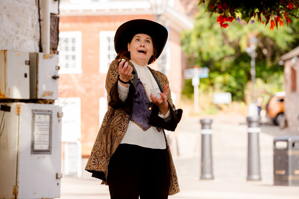 followthewhimsy's tweet photo. "Well, I rarely have the occasion to crack out my flabbergasted face, but here it comes!"

William Bayley from 1698 reacts to the news that he's been transported to 2022.

#DidYouKnow he was supposed to widen the canal but fled with the money he was paid instead.

#TimeWharf https://t.co/lWSigr4sNt