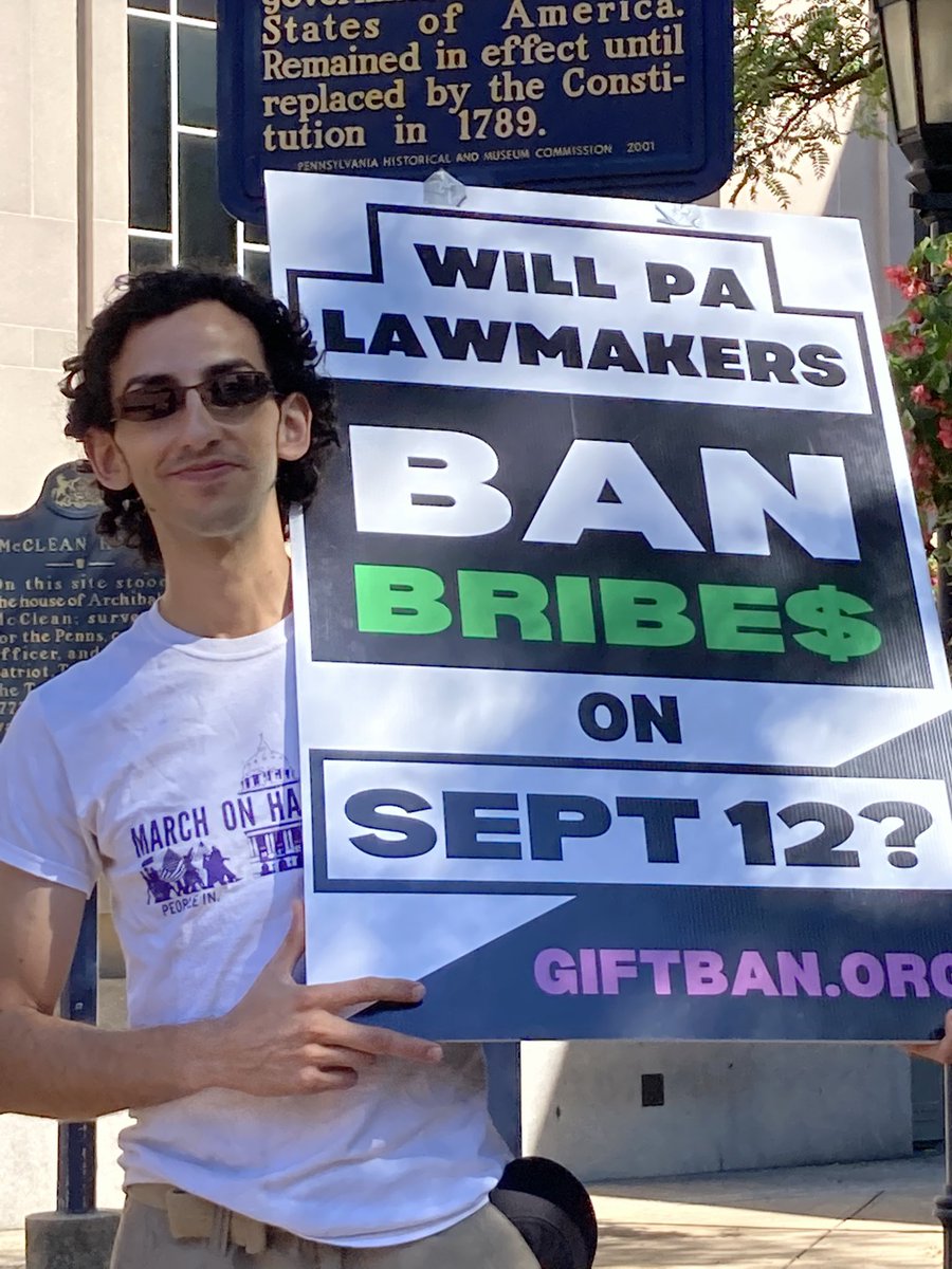 CleanupCarl's tweet photo. #MajorityAgainstCorruption #GiftBan @EndPACorruption https://t.co/QY33Vzld4b