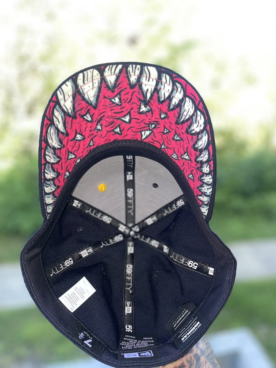 BRKCP_'s tweet photo. It’s #DionicDay and this hat and shirt are beautiful from the collab of @DionicWorldwide x Mishka ! #Mishka #KeepWatch #HatTwitter #HatHead https://t.co/2fvgKKsTTL