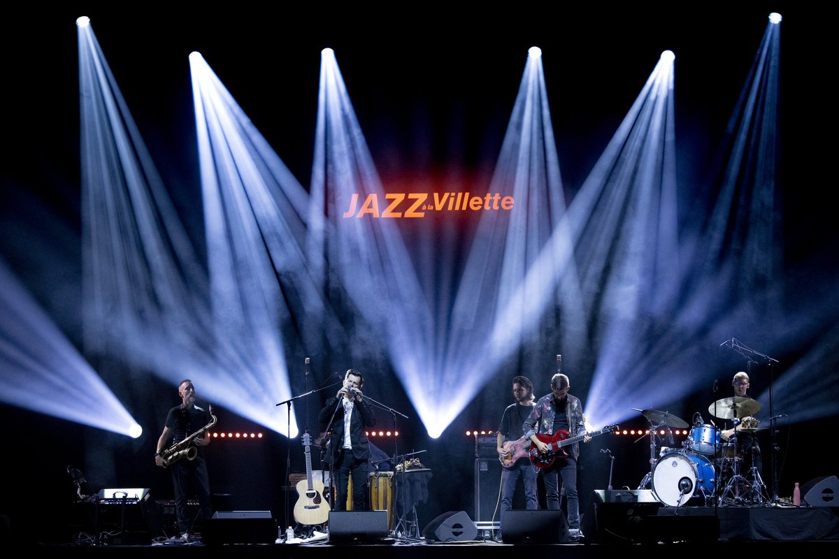 jazzalavillette's tweet photo. Matthis Pascaud &amp; Hugh Coltman / Chief Adjuah (Cristian Scott)🔥

📷
1 &amp; 2 © @joachimbertrandphotography
3 &amp; 4 © @maxguthh

@la_villette @philharmoniedeparis
#Jazzalavillette22 #JazzFestival #JazzIsNotDead https://t.co/RgRakfdrZE