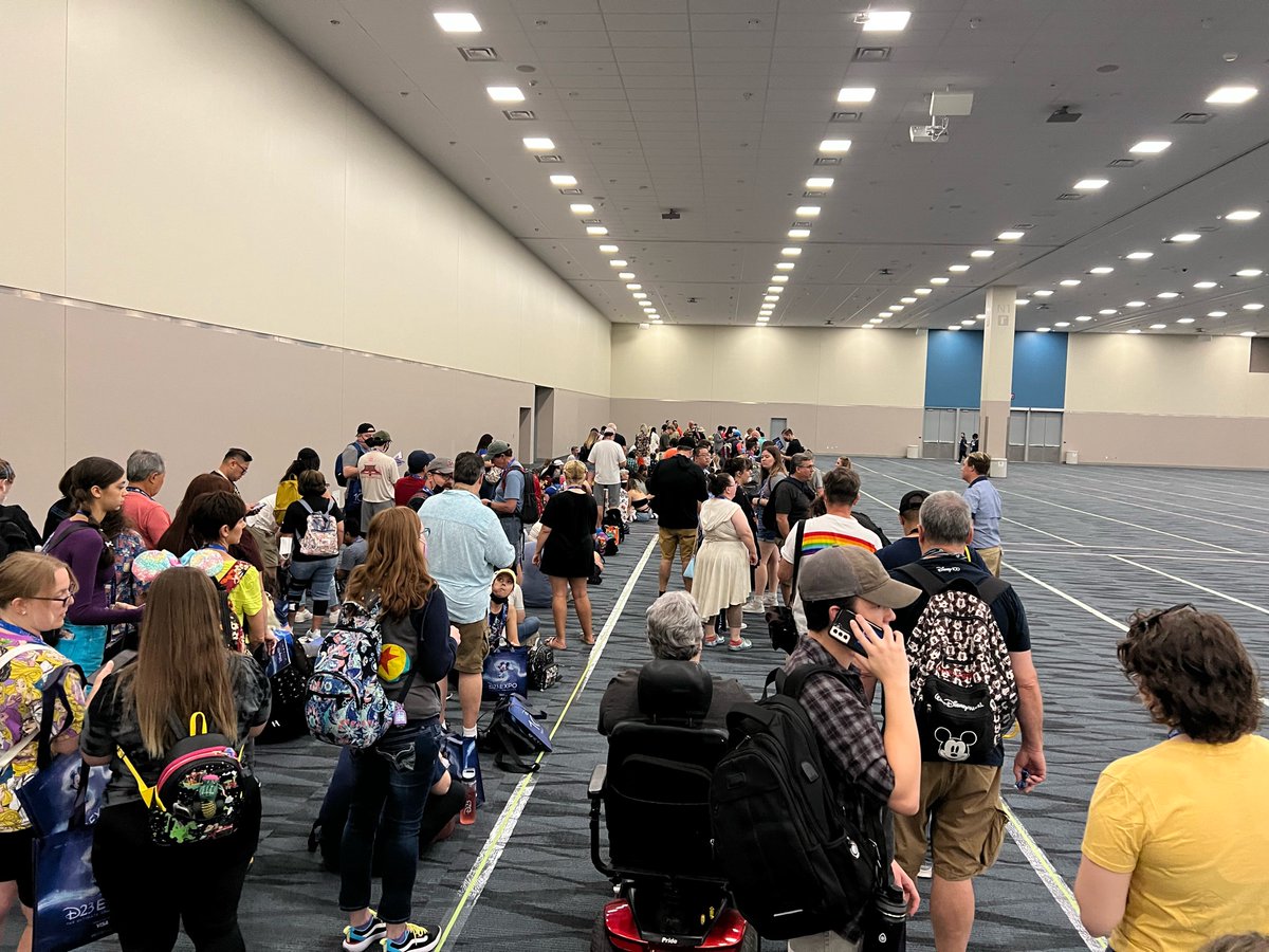 27000Acres's tweet photo. Ahhhhhh, D23 Expo. It’s all coming back to me, now…..! https://t.co/6QYB7zmoot