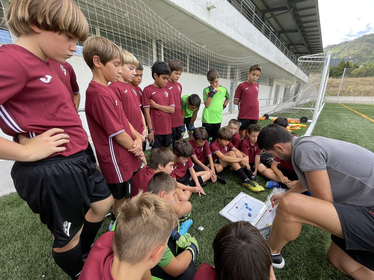 ⚔️ HARROBIA 🔴🔵

🔛 Tras el inicio de los alevines, todos los equipos de fútbol base se encuentran a pleno rendimiento

🏆 Esta semana el Femenino B y C, y el Urko y Juvenil B masculino, comienzan las ligas

#Armagintxoak