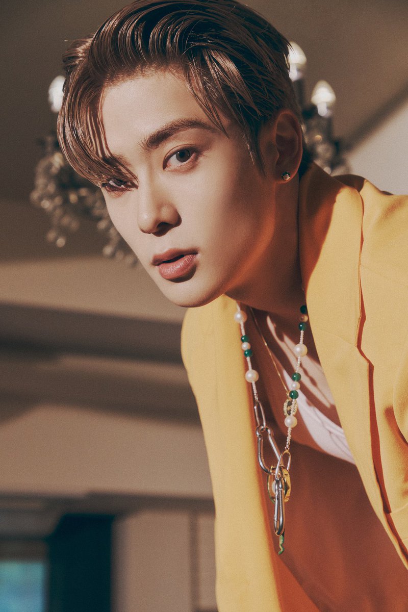 214fix's tweet photo. jaehyun should be next in line for the throne tbh https://t.co/KcrNzxMnAC