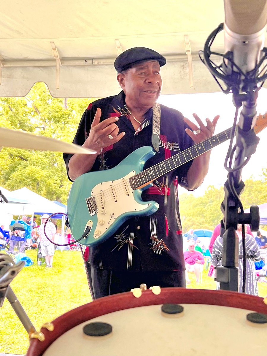 RobertsBlues's tweet image. Thanx To Jim Gillon #Drummer The Kingbees for these unique pics from the Festival in the beautiful North Carolina Mountains.  #NewRiverBluesFest in #GrassyCreekNC #TheKinbgbees #JimGillon #Drums #DrummersPerspective #RoyRoberts #September4th