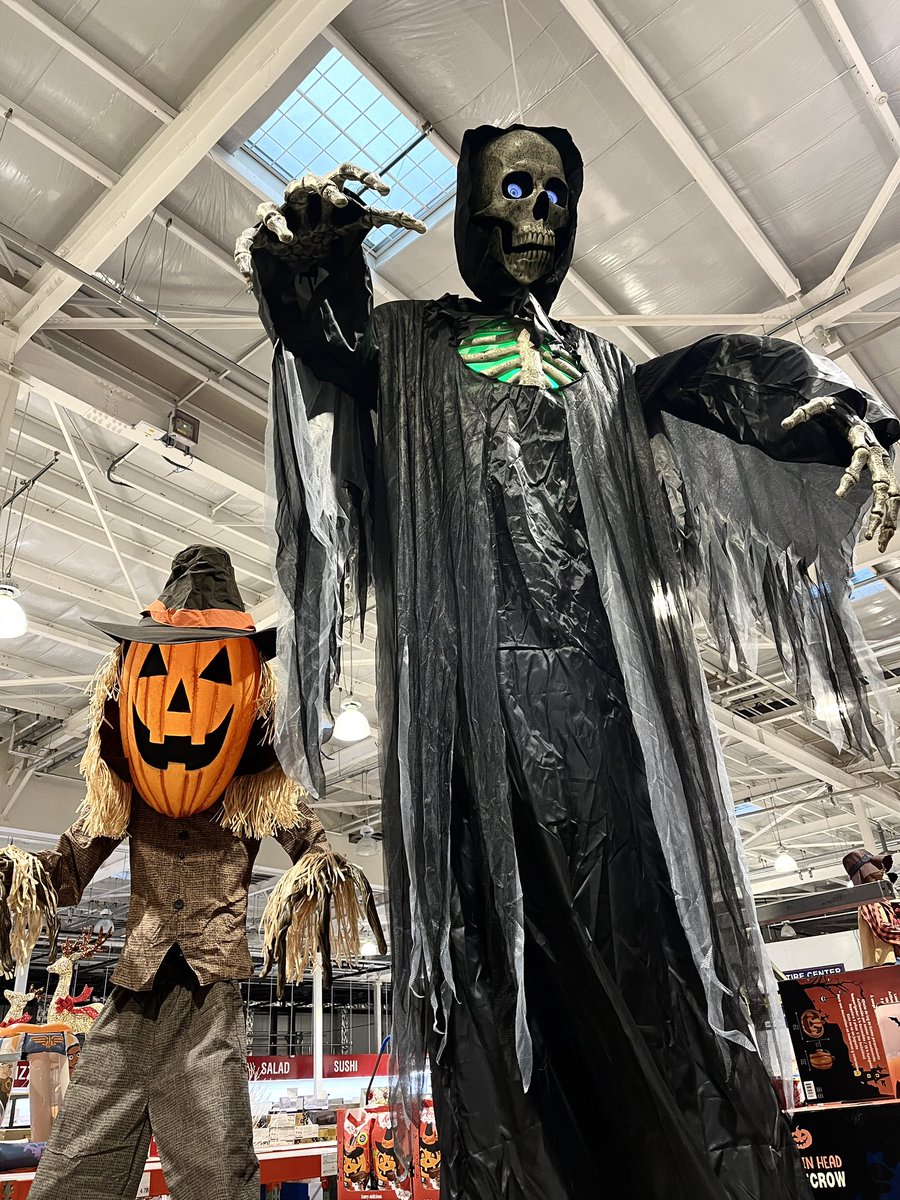 コストコにいた死神、めちゃくちゃデカくて動いておしゃべりして光る