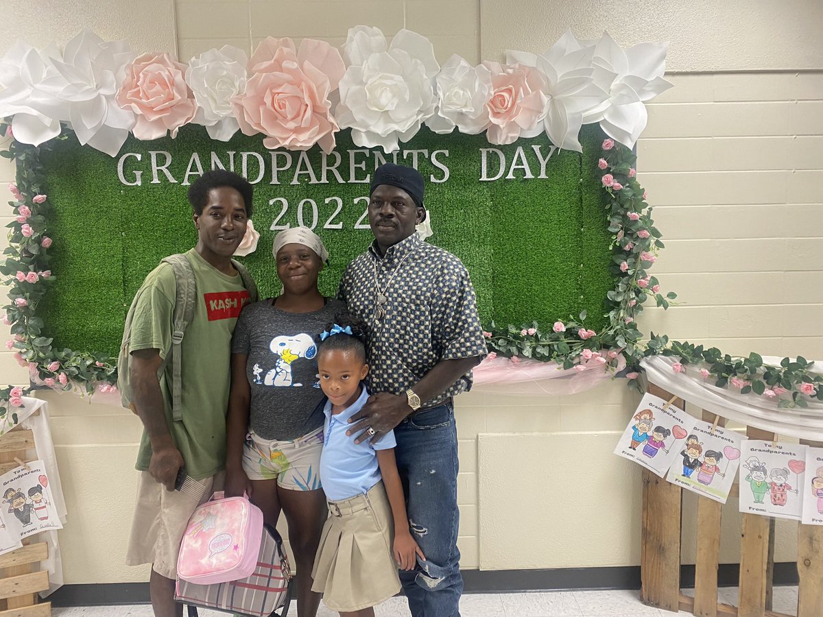 Ms. Hamilton tweet media