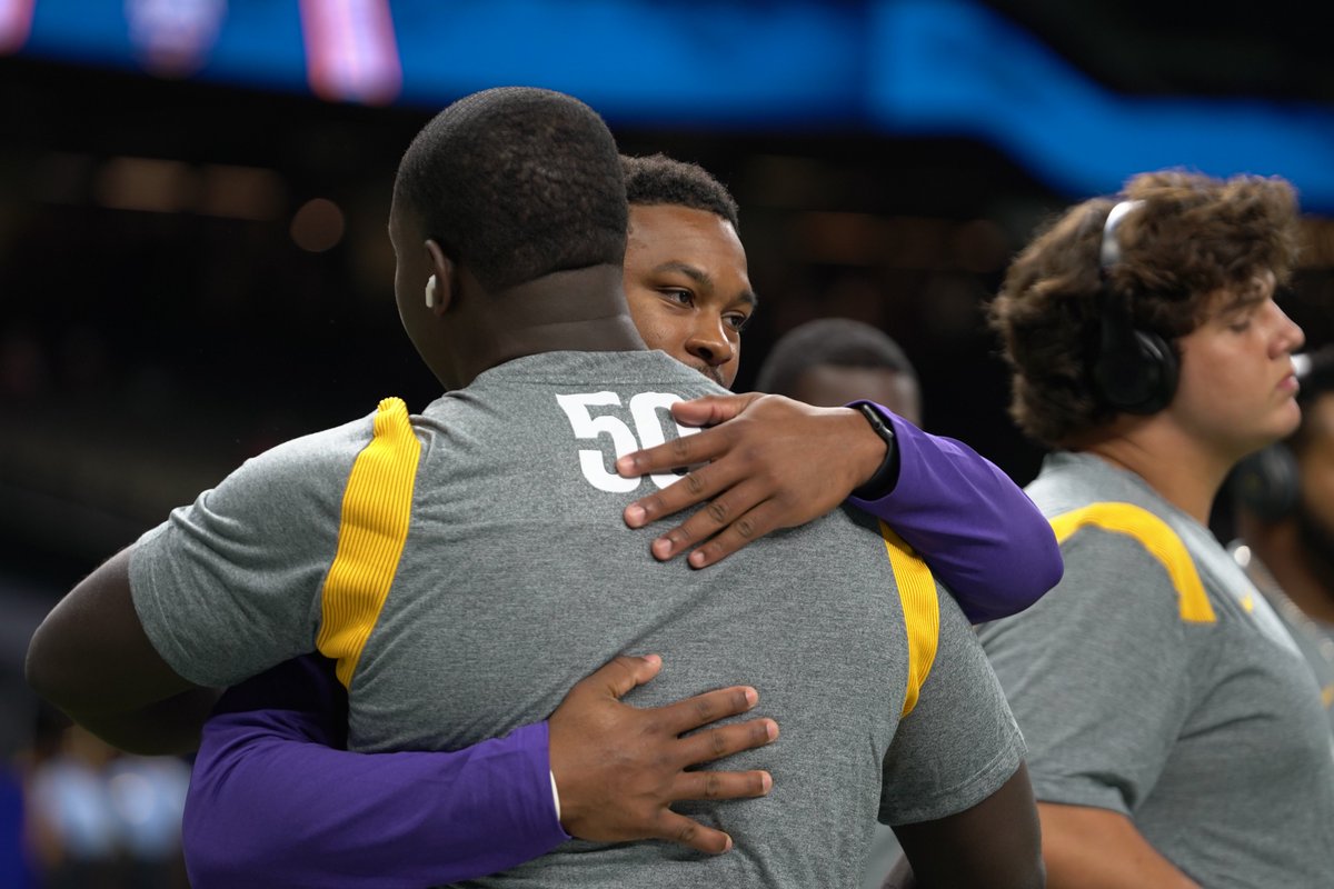 Julie_Boudwin's tweet photo. #LSU has landed 20 overall commitments since July 1 and catapulted themselves into top 5 classes.

At the forefront of LSU's recruiting department is 24-year-old Jon Randall Belton, a former 3-star QB and now Director of Recruiting for Brian Kelly.

Story: https://t.co/vrS57l13ue https://t.co/QU6a4bQXof