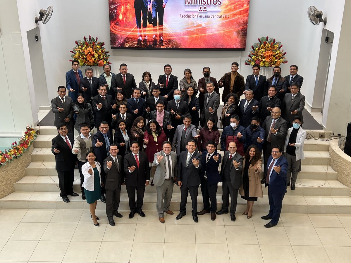 Pastores y colportores listos para el programa #LosDosMinistros, comprometidos para cumplir la misión unidos con Dios para alcanzar grandes victorias. #APCE #RID