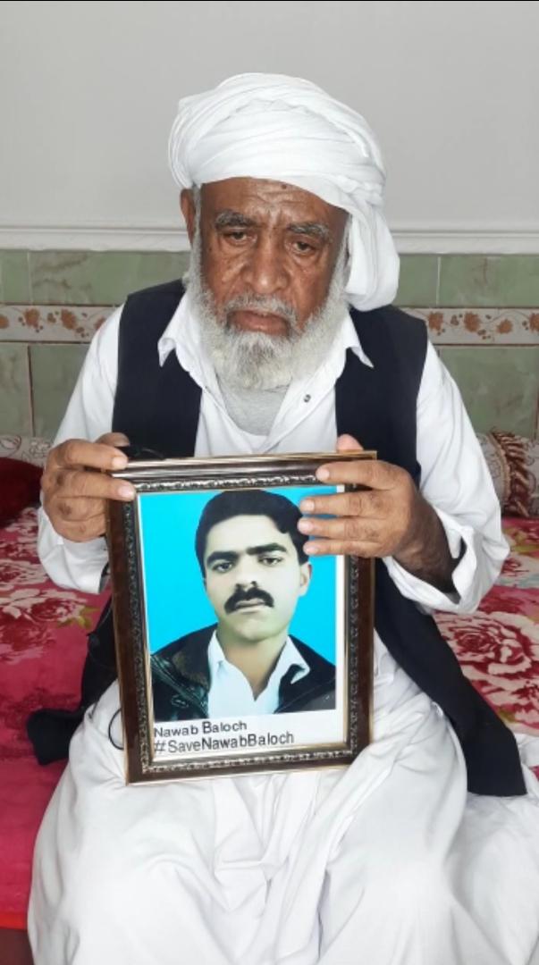 ZB573406's tweet photo. Nawab Baloch was forcefully Abducted by pakistani forces on 5 may 2017 from panjgoor Gul makran transport and still his family waiting for him.

@amnesty @amnestysasia @hrw @HRSouthAsia @Journal_UN_ONU @WGEID @UNHumanRights 
#SaveNawabBaloch
#ReleaseBalochMissingPersons https://t.co/IZSi86aJTT