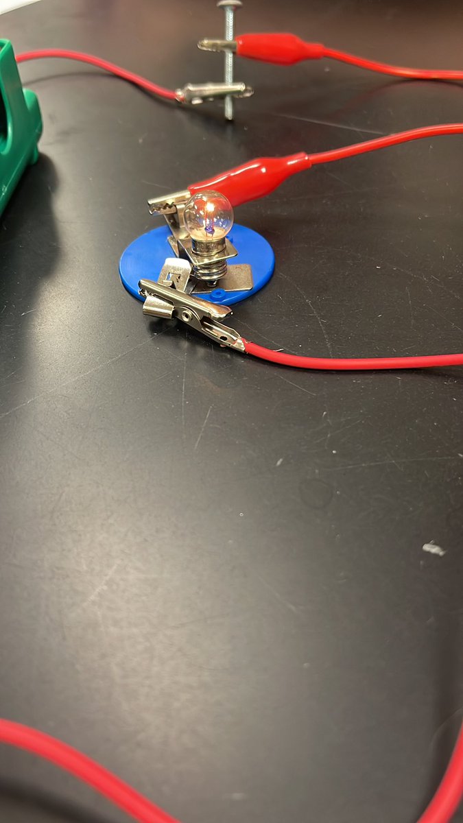 rachelriles's tweet photo. 5th grade “scientists” making predictions on electrical conductivity…what will happen to the light bulb? #ScienceInquiry @MajorElementary #MajorAllstars https://t.co/Y7QxjCmTyt