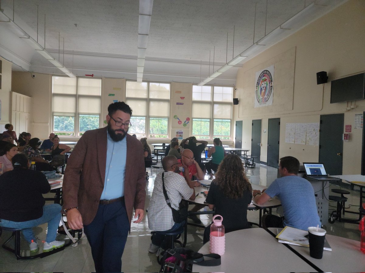 STEMatBlodgett's tweet photo. Syracuse STEM Community, 
Our teachers and staff attended various professional development opportunities to lead students to success for the 2022-2023 school year. #GoSTEMLions #SCSDPL #SCSDSuccess @STEMatBlodgett @SyracuseSchools https://t.co/Z8Wv9RpNkC