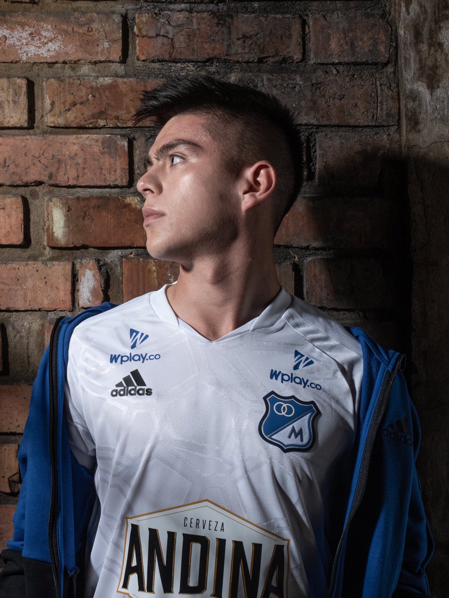 AndresFelPinzon's tweet photo. No quiero exagerar pero es la camiseta visitante más linda de Millonarios en años. 💙 https://t.co/ohm7EMsFpe